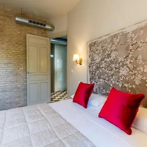 Dona Elvira Cathedral Apartment