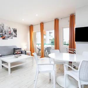 https://soleado-apartamento-vistas-al-mar-los-cristianos.in-canary-islands.com