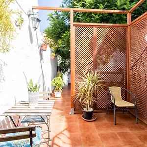 https://la-jacaranda.in-canary-islands.com